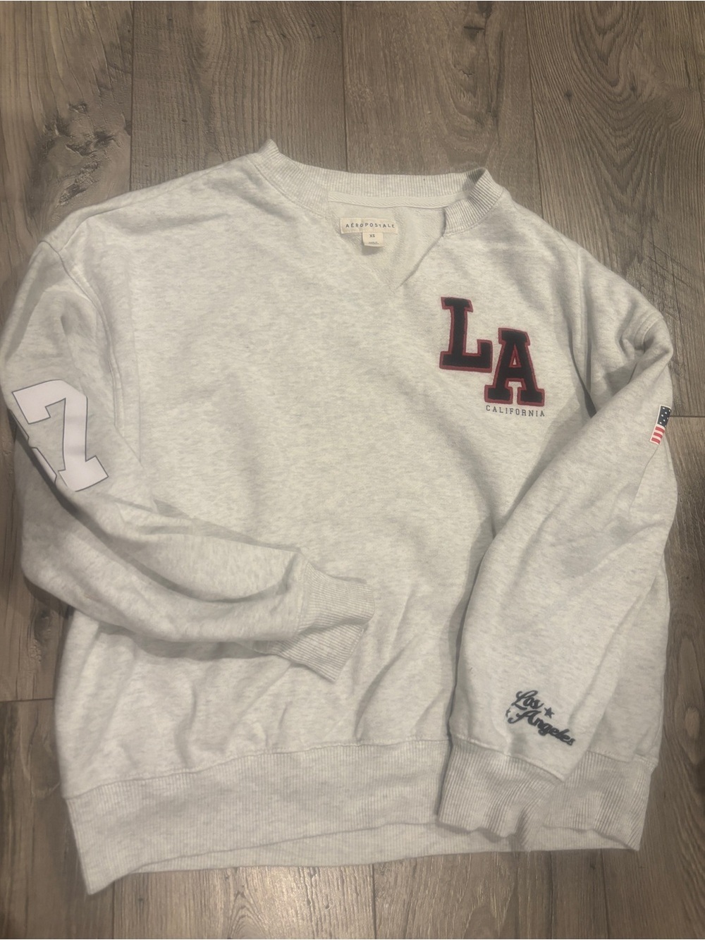 Aeropostale Women’s LA Graphic Crewneck Sweater - Light Gray